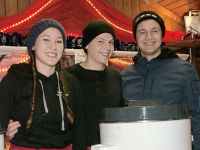 15-Gluehweinteam