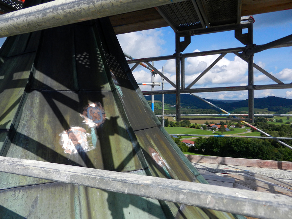 2017 09 03 044 Einschussloecher im Zwiebelturm