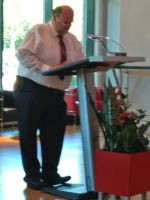03_Sepp_Obermeier_praesentiert_wieder_einen_prominenten_Tabubrecher_als_Preistraeger