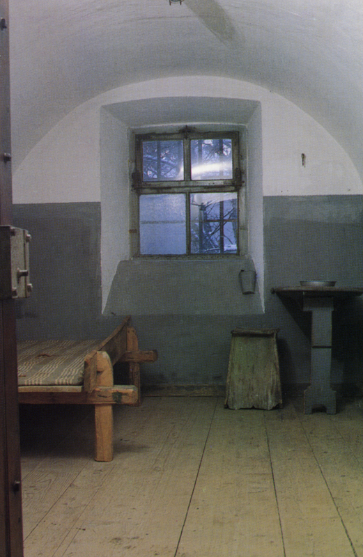 015_gefaengniszelle