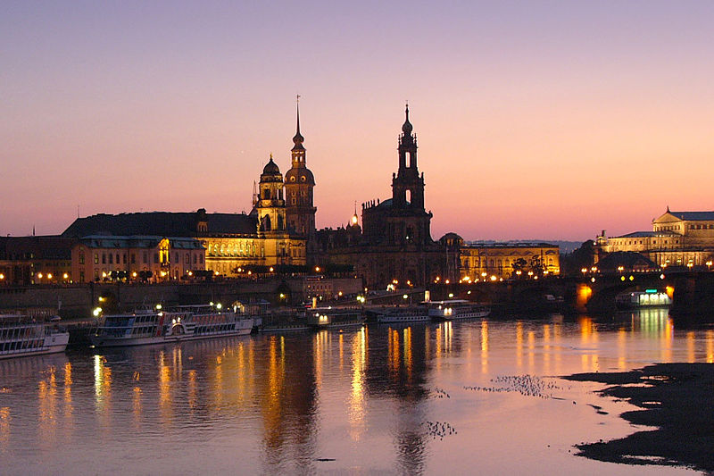 800px-dresden bei nacht