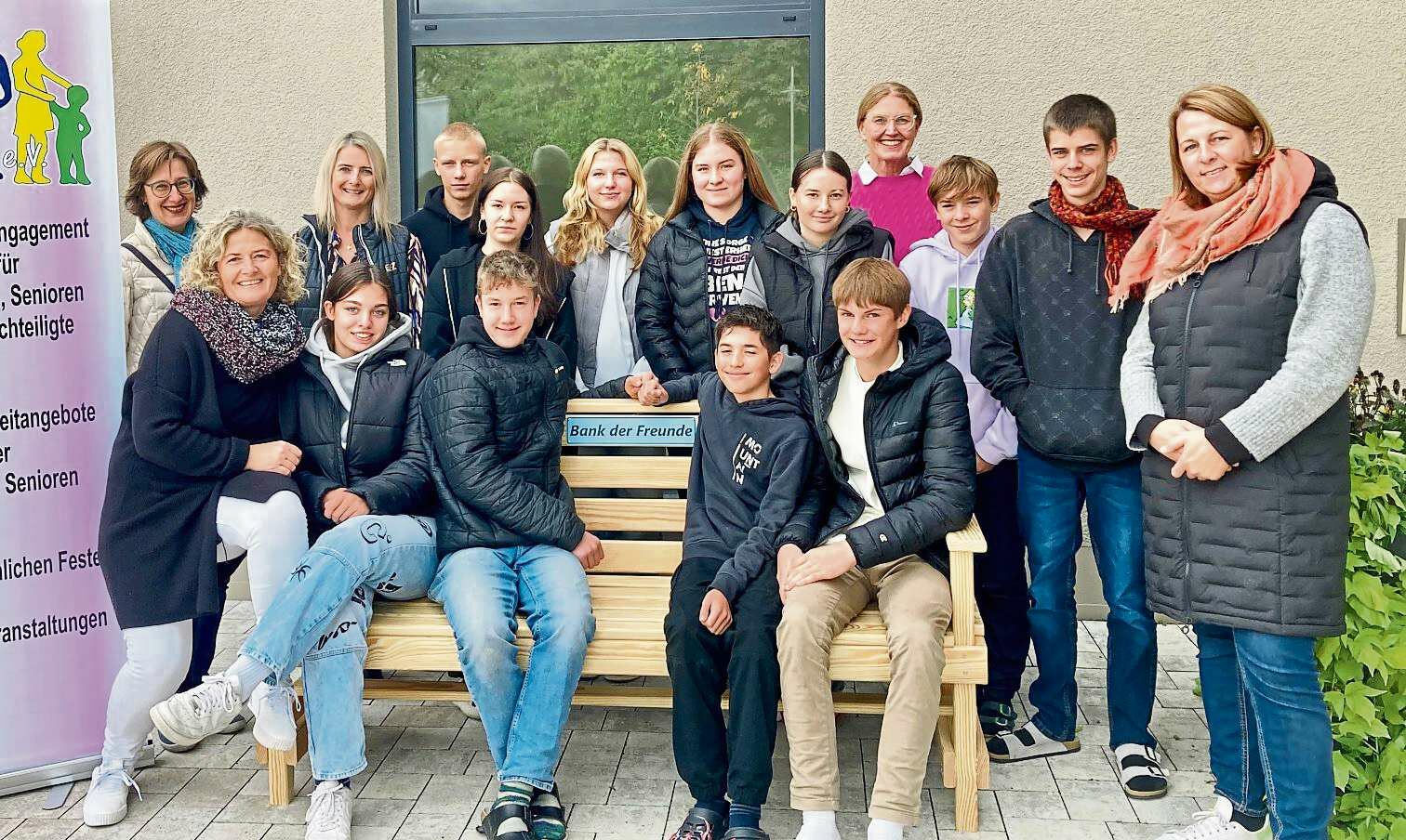 2023 10 26 Fraueng MITT Bank fuer Schule