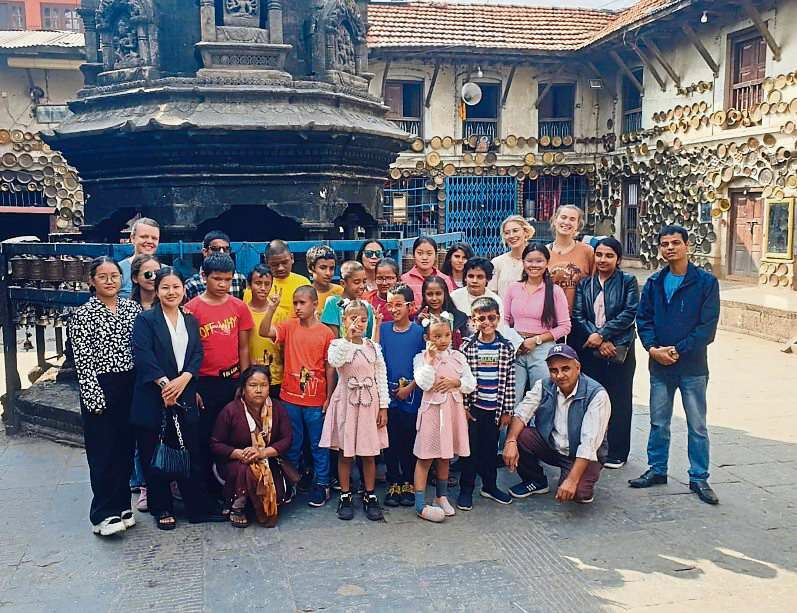2023 12 02 Nepalilfe Verkauf von