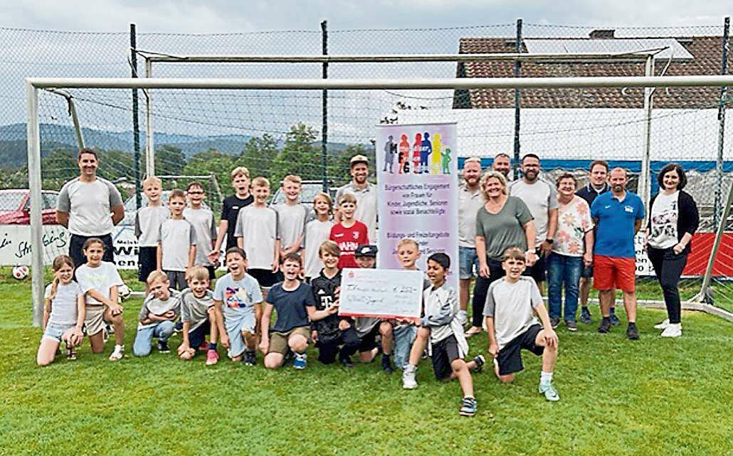2024 07 19 Spende fr Fuballjugend MITT