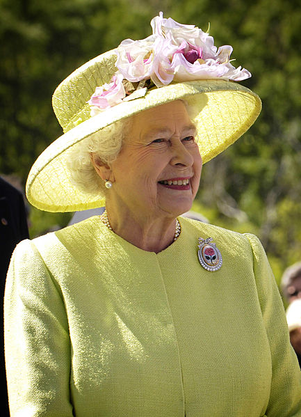 06 01 elizabeth ii greets nasa gsfc employees may 8 2007 edit