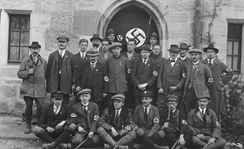 24 01 bundesarchiv bild 119-5519 coburg  deutscher tag  nsdap-delegation