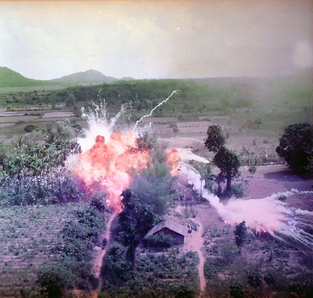 08 02 napalmaufvietnam